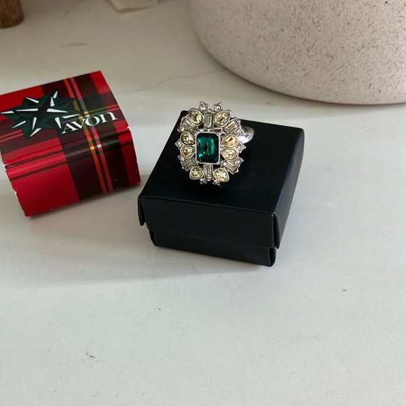 Women’s costume, jewelry, rhinestone, size 8 ring emerald green - Picture 1 of 4